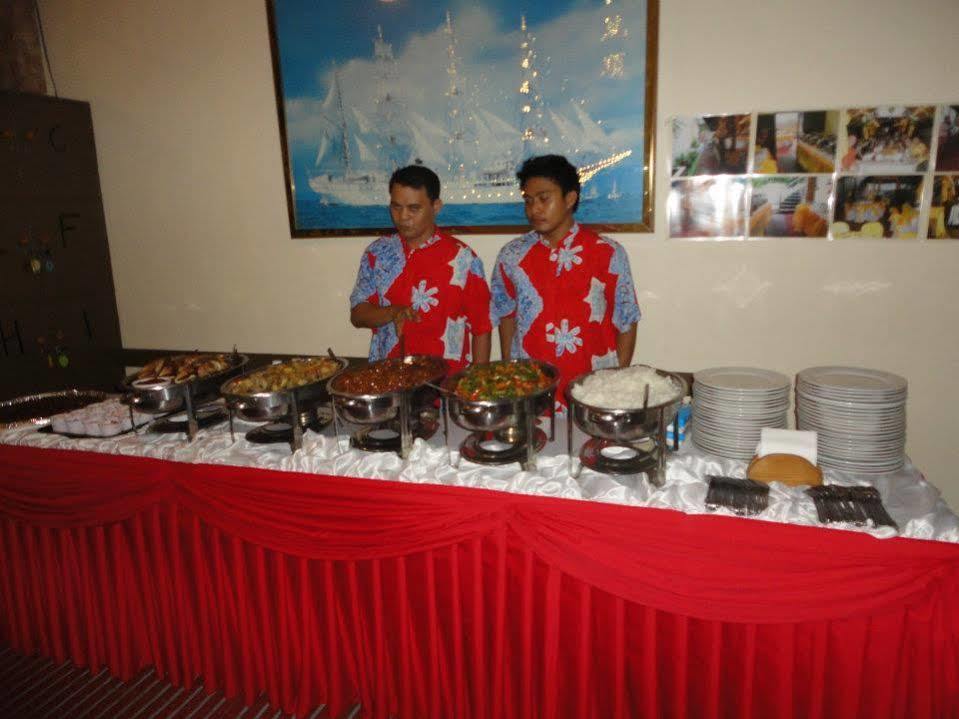 Cool Martin Family Hotel And Resort Bacoor Exterior foto