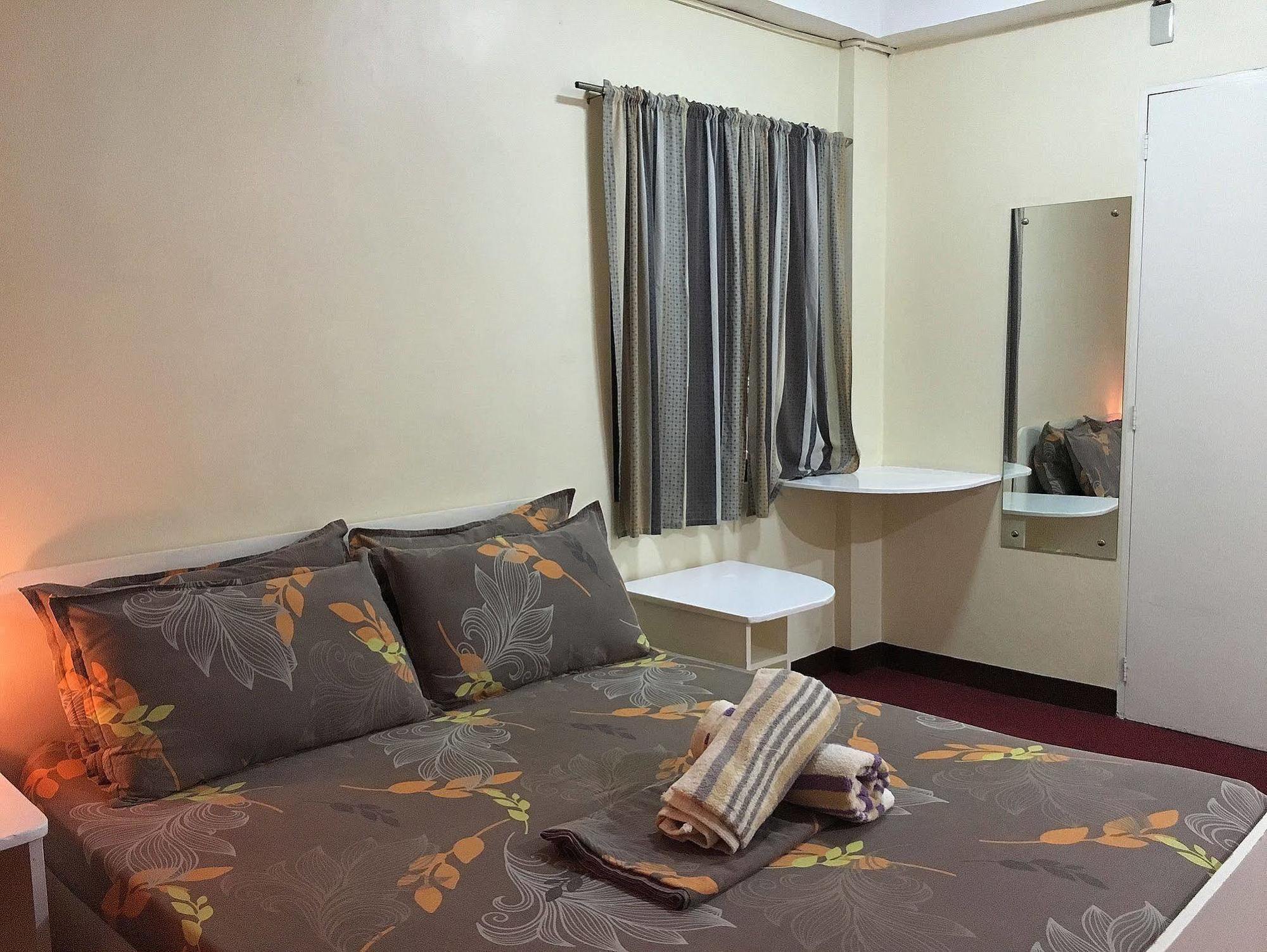 Cool Martin Family Hotel And Resort Bacoor Exterior foto